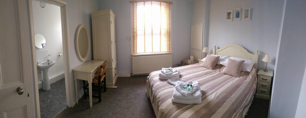 Knights Rest Bed & Breakfast Шанклин Екстериор снимка