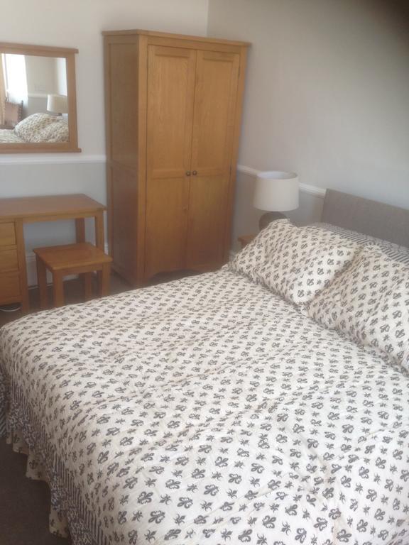 Knights Rest Bed & Breakfast Шанклин Екстериор снимка