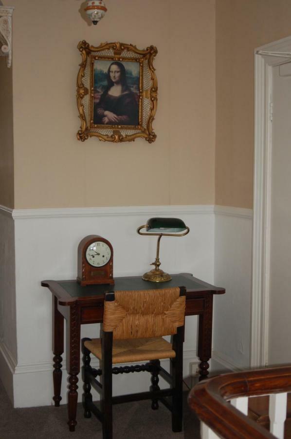 Knights Rest Bed & Breakfast Шанклин Екстериор снимка