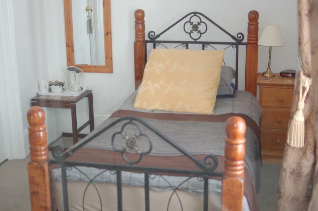 Knights Rest Bed & Breakfast Шанклин Екстериор снимка