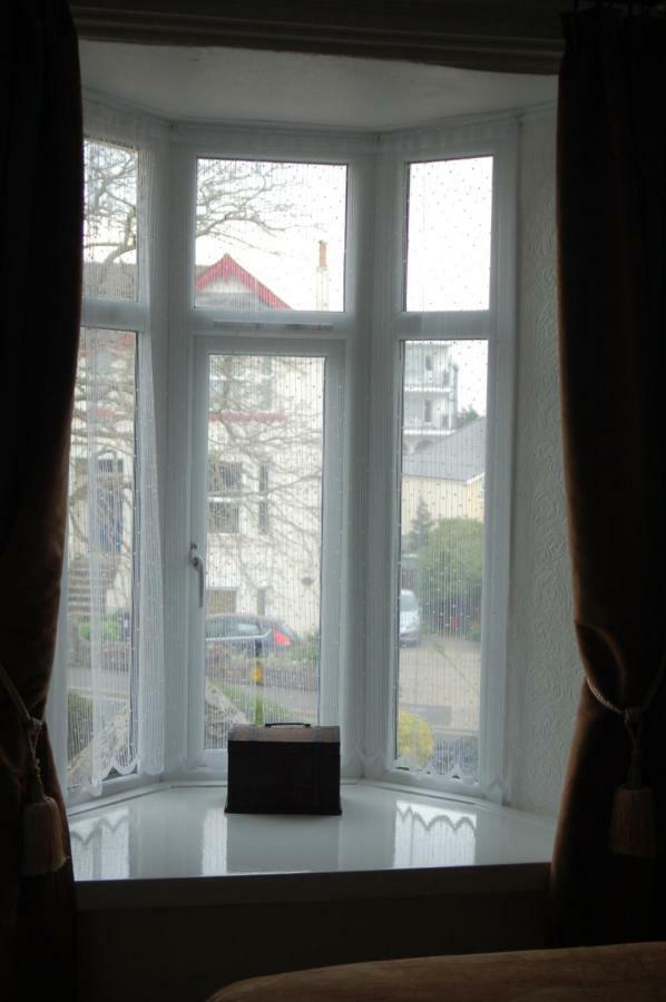 Knights Rest Bed & Breakfast Шанклин Екстериор снимка