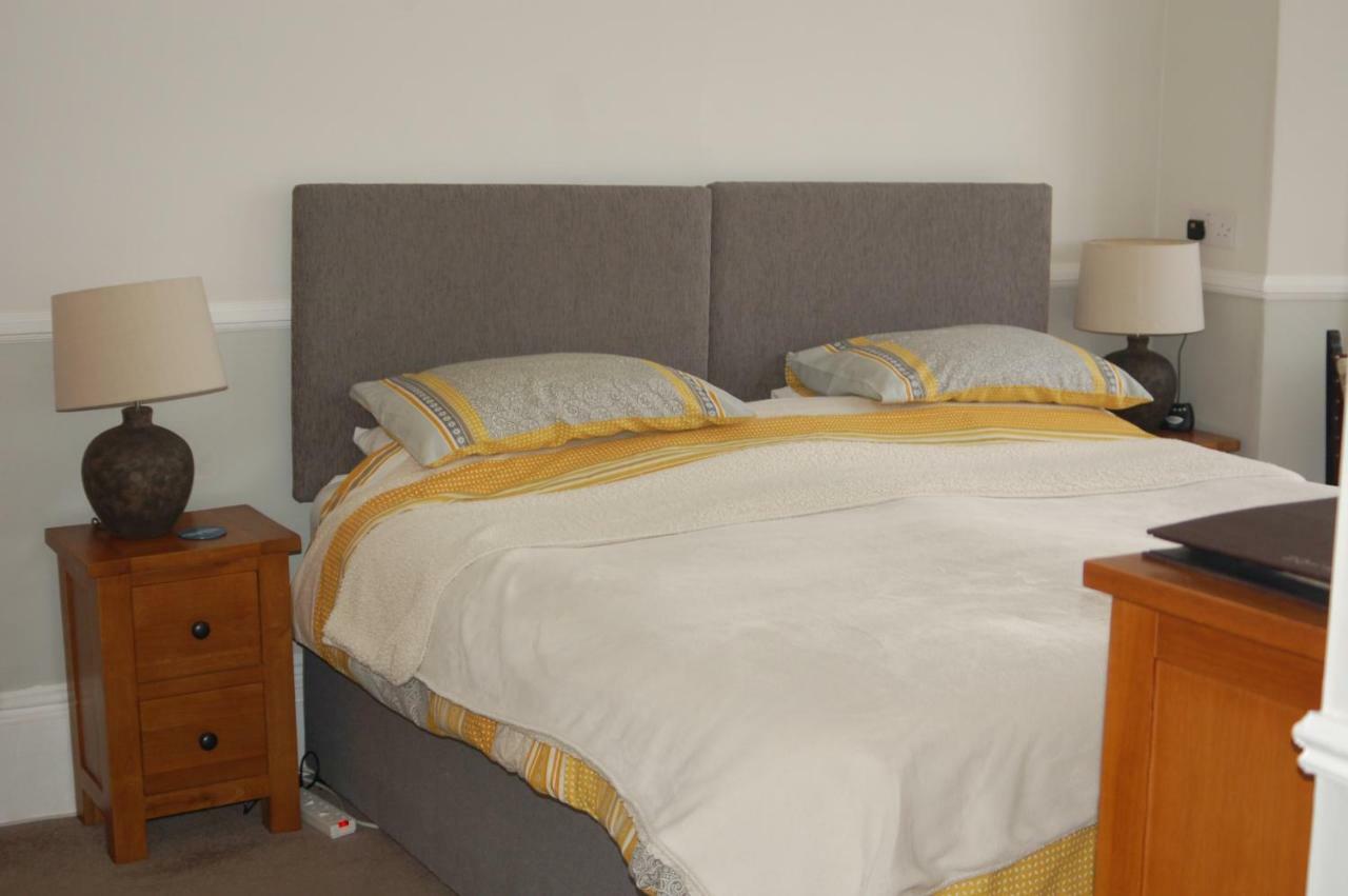 Knights Rest Bed & Breakfast Шанклин Екстериор снимка
